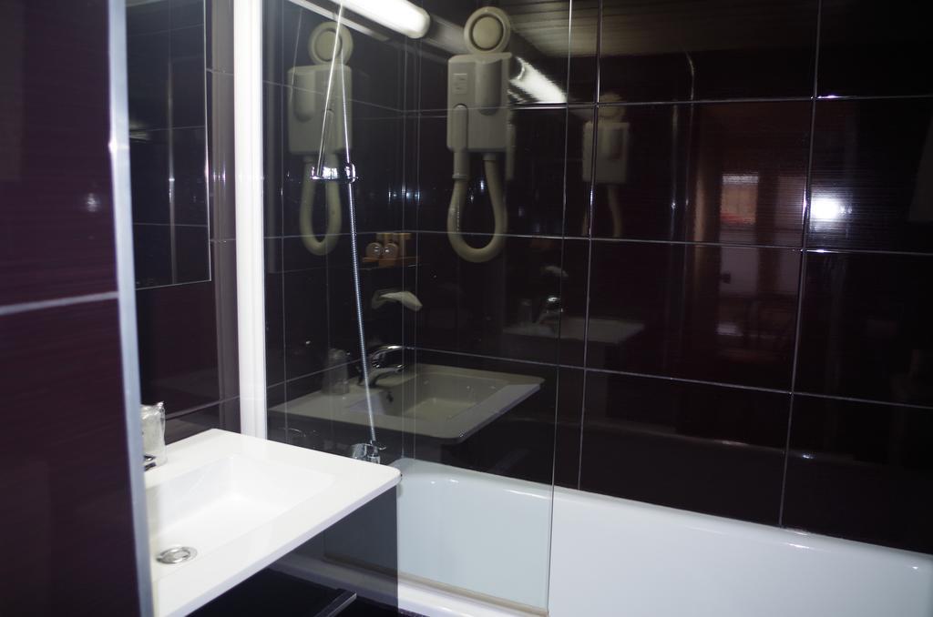 Hotel Du Leman Párizs Kültér fotó
